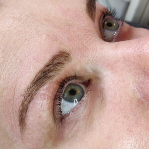 Lash and brow tinting in Didcot